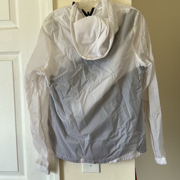 Lacoste jacket - Picture 8 of 12